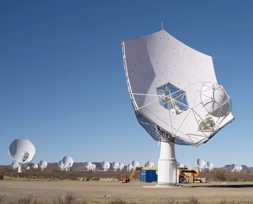 The first SKA-Mid dish testing synchronisation with the MeerKAT dishes.